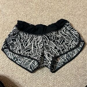 Lululemon black and white shorts